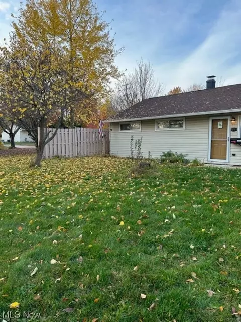 1095 Carnegie Ave, Akron, OH 44314