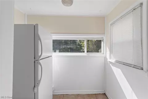84 E Mapledale Ave, Akron, OH 44301 photo 17