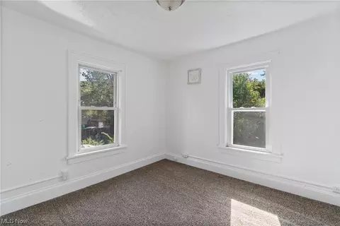 84 E Mapledale Ave, Akron, OH 44301 photo 23