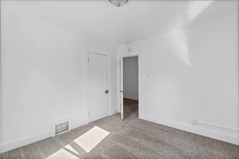 84 E Mapledale Ave, Akron, OH 44301 photo 24