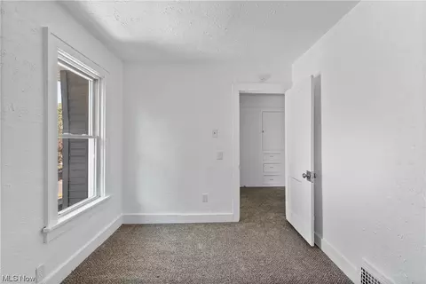 84 E Mapledale Ave, Akron, OH 44301 photo 22