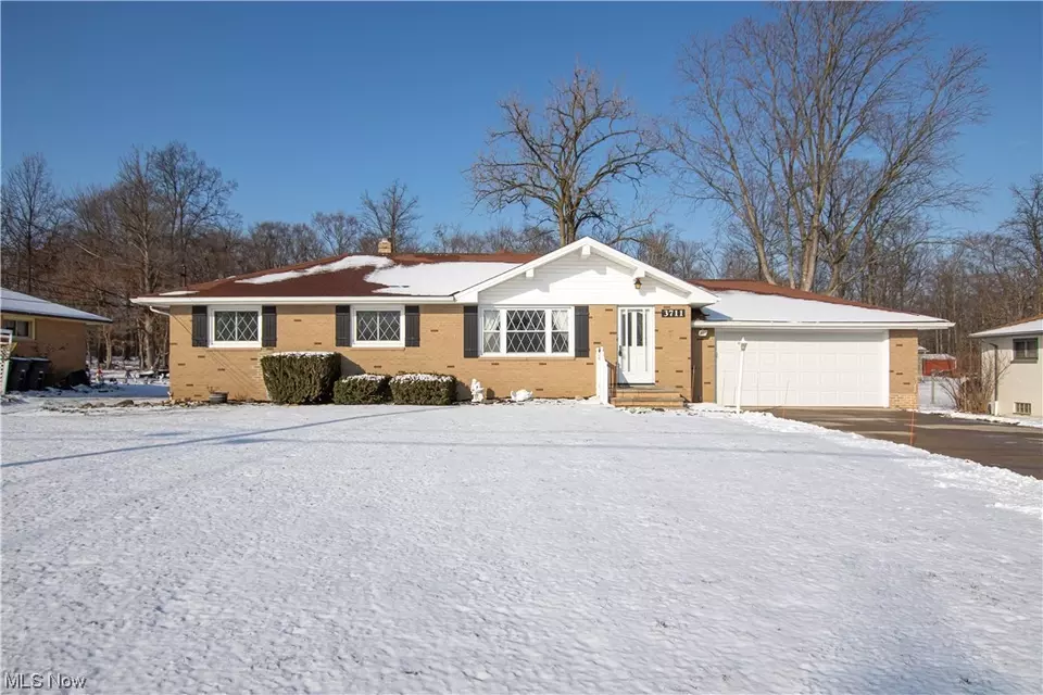 3711 Ruth Dr, Brunswick, OH 44212 35 Photos Movoto