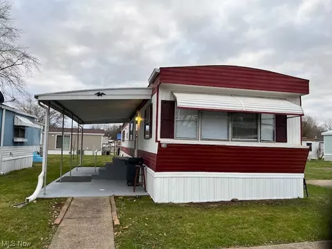 230 SE Windchaser Ln, New Philadelphia, OH 44663