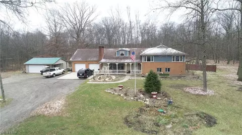 3096 Wayland Rd, Diamond, OH 44412
