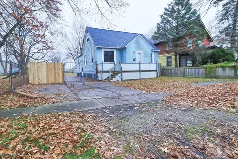 917 E 34th St, Lorain, OH 44055 photo 2