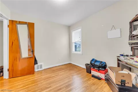 310 E 276th St, Euclid, OH 44132 photo 14