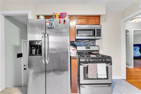 310 E 276th St, Euclid, OH 44132 photo 11
