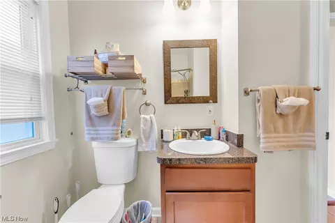 310 E 276th St, Euclid, OH 44132 photo 18