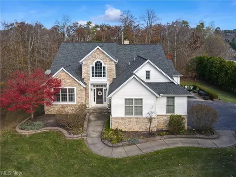 8118 Darbys Run, Chagrin Falls, OH 44023