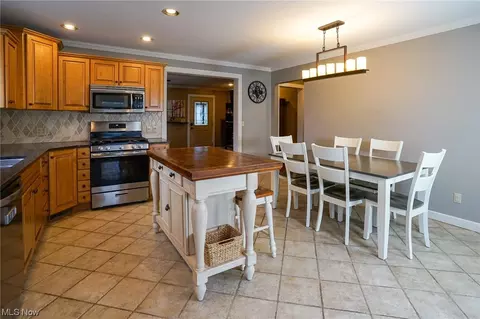 1220 Oak St, Dover, OH 44622 photo 10