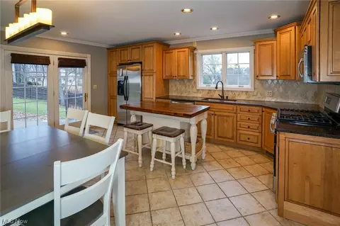 1220 Oak St, Dover, OH 44622 photo 8