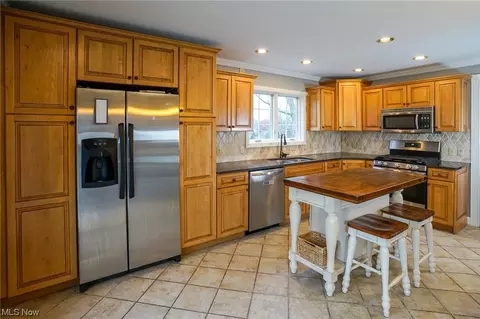 1220 Oak St, Dover, OH 44622 photo 9