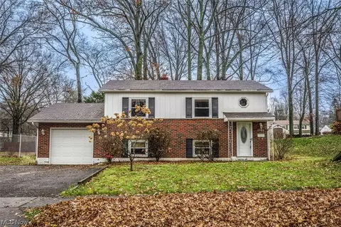 3755 Santom Rd N, Stow, OH 44224