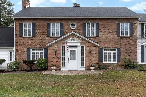 6888 Wilson Mills Rd, Gates Mills, OH 44040