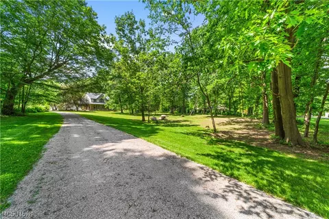 3900 Westwood Dr, Medina, OH 44256