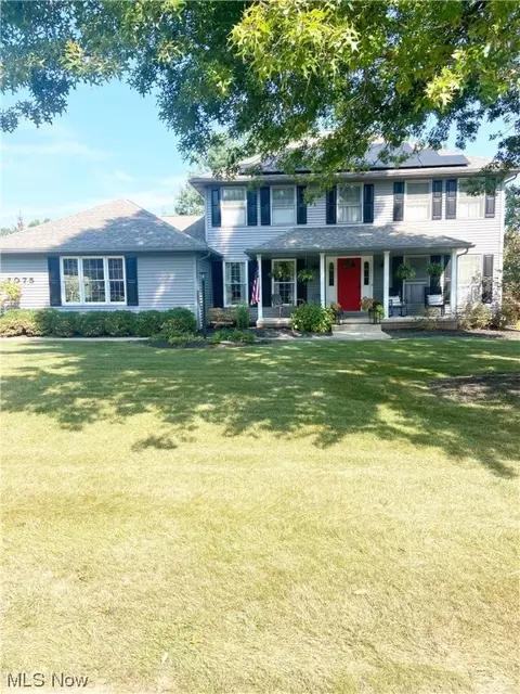 6075 Sandy Ridge Cir NW, North Canton, OH 44720