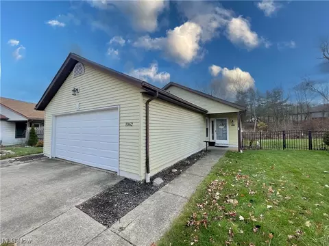 1062 Brookfield Dr, Medina, OH 44256