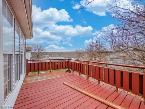46 Prospect St, Struthers, OH 44471 photo 2