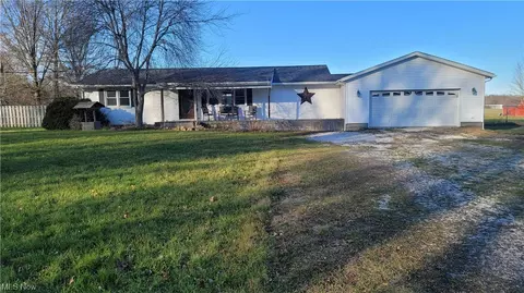 9997 Minyoung Rd, Ravenna, OH 44266