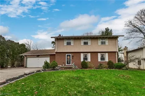 9952 Delores Dr, Streetsboro, OH 44241