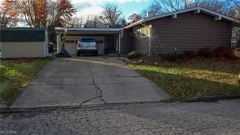 2544 Burlingham Dr, Ashtabula, OH 44004 photo 3