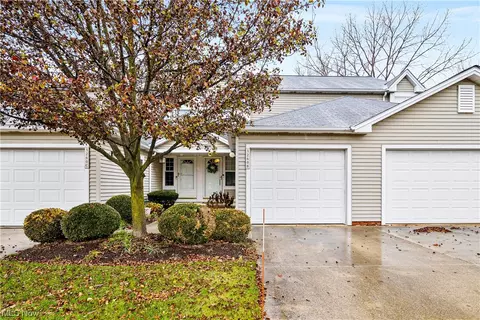 1260 Leeward Ln #9/B, Willoughby, OH 44094