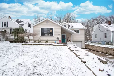 1090 Washington Blvd, Mayfield Village, OH 44143