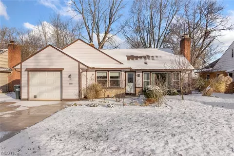 167 Ingleside Dr, Berea, OH 44017