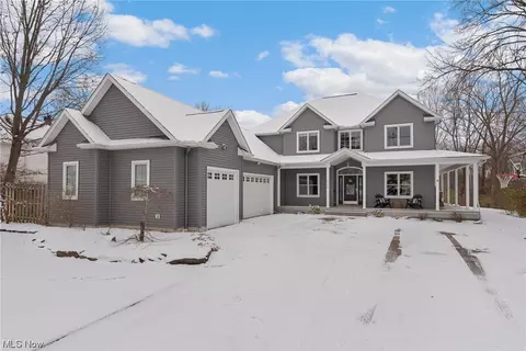 220 Adams St, Berea, OH 44017