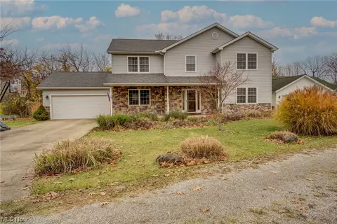 171 Nobottom Rd, Berea, OH 44017