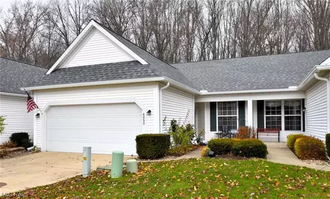 6853 Savannah Dr, North Ridgeville, OH 44039