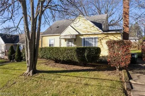 816 Graceland Ave, Barberton, OH 44203