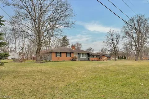 387 Cranberry Run Dr, Boardman, OH 44512 photo 3