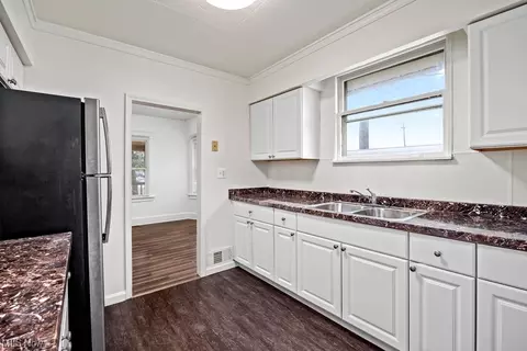 680 Oberlin Elyria Rd, Elyria, OH 44035 photo 13