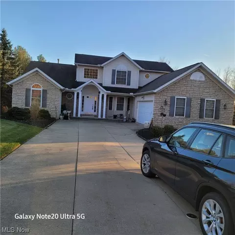 7547 James Dr, North Royalton, OH 44133