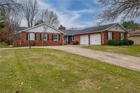 2400 Mary Lou St NW, Massillon, OH 44646