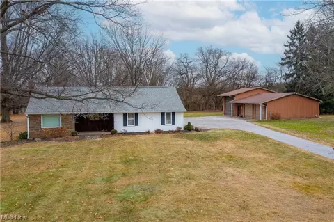 8680 Parks Ave NE, Alliance, OH 44601
