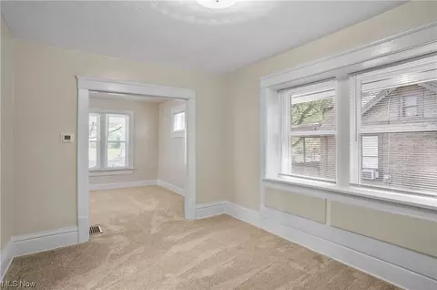 1384 Moore St, Akron, OH 44301 photo 9