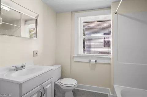 1384 Moore St, Akron, OH 44301 photo 25