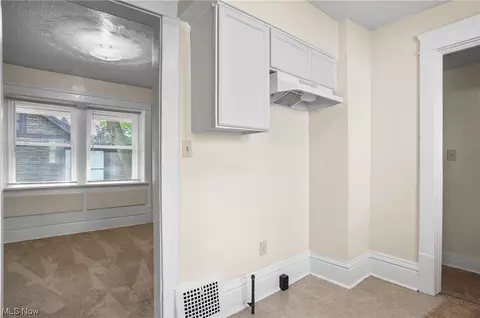 1384 Moore St, Akron, OH 44301 photo 15