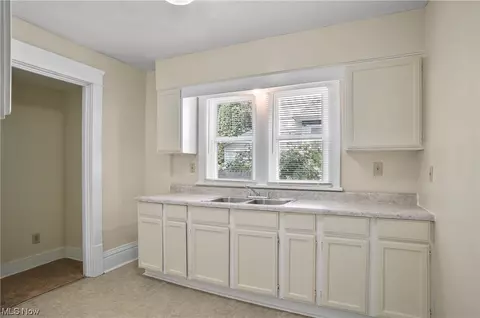 1384 Moore St, Akron, OH 44301 photo 12
