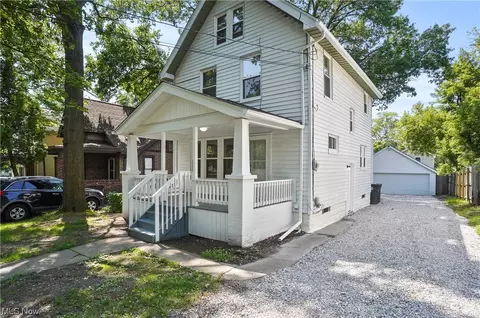 1384 Moore St, Akron, OH 44301