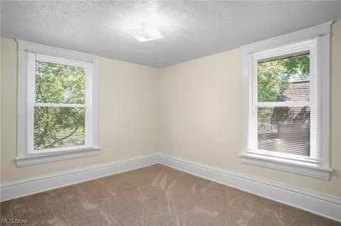 1384 Moore St, Akron, OH 44301 photo 19