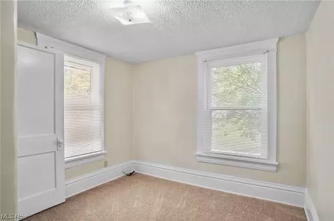 1384 Moore St, Akron, OH 44301 photo 18