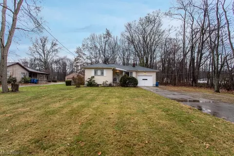 9459 Howland Springs Rd SE, Warren, OH 44484