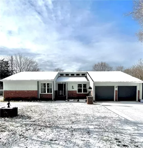3050 Linda Ln, Sheffield Village, OH 44054