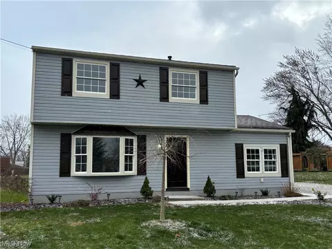 1512 Summerset Dr, Mogadore, OH 44260