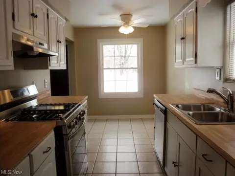 624 Penfield Ave, Elyria, OH 44035 photo 7