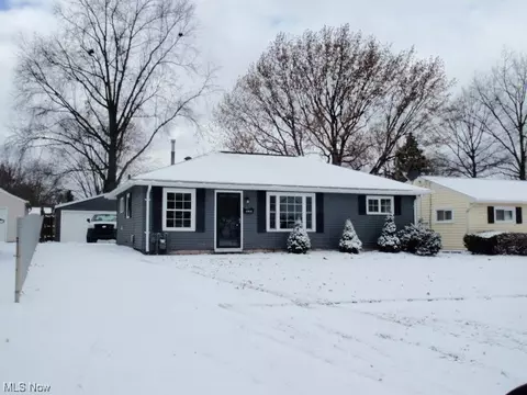 624 Penfield Ave, Elyria, OH 44035