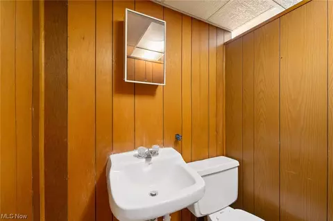 Bath - 97 Rocky Ledge Dr, Struthers, OH 44471 photo 4 of 4